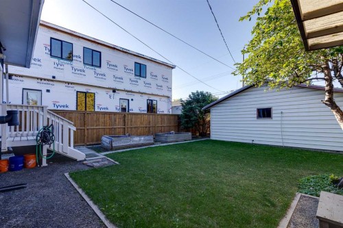 8007 36 Avenue Nw, Calgary, AB 