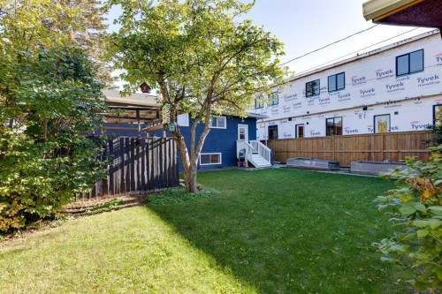 8007 36 Avenue Nw, Calgary, AB 