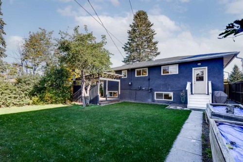 8007 36 Avenue Nw, Calgary, AB 