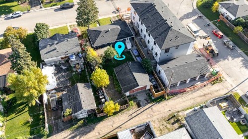 8007 36 Avenue Nw, Calgary, AB 
