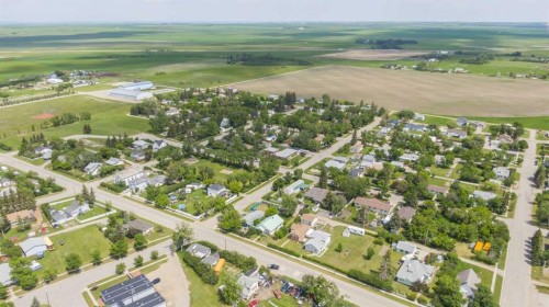 218 9 Avenue, Gleichen, AB 