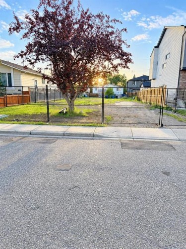 4647 79 Street Nw, Calgary, AB 