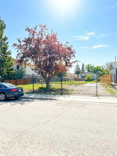 4647 79 Street Nw, Calgary, AB 
