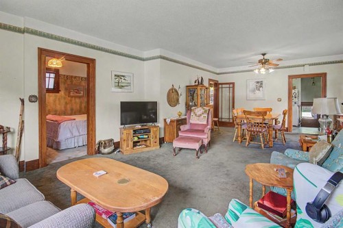 121 10 Avenue Ne, Calgary, AB 