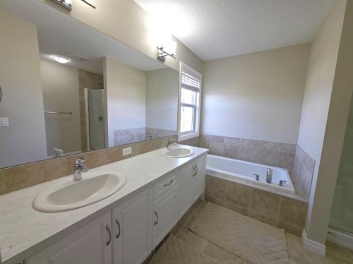 16 Nolancrest Green Nw, Calgary, AB 