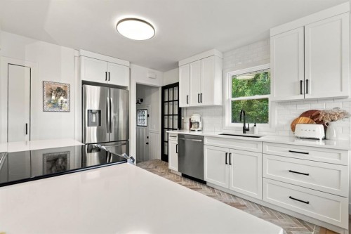 6031 Thornbank Drive Nw, Calgary, AB 
