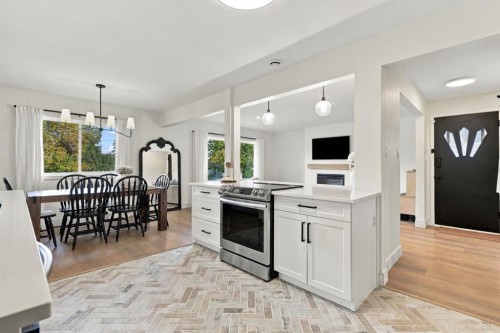6031 Thornbank Drive Nw, Calgary, AB 