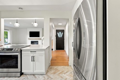 6031 Thornbank Drive Nw, Calgary, AB 