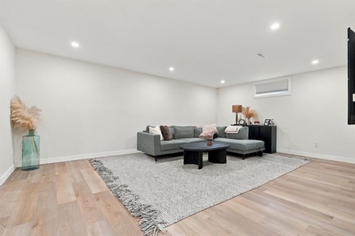 6031 Thornbank Drive Nw, Calgary, AB 