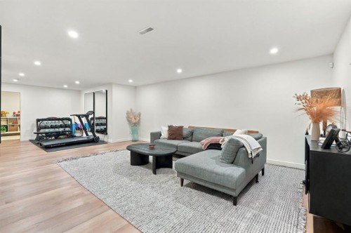 6031 Thornbank Drive Nw, Calgary, AB 
