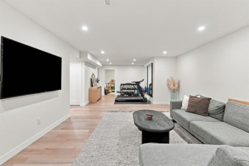 6031 Thornbank Drive Nw, Calgary, AB 