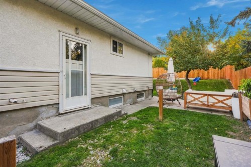 6031 Thornbank Drive Nw, Calgary, AB 