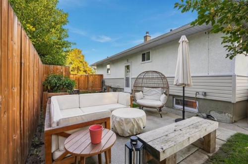 6031 Thornbank Drive Nw, Calgary, AB 