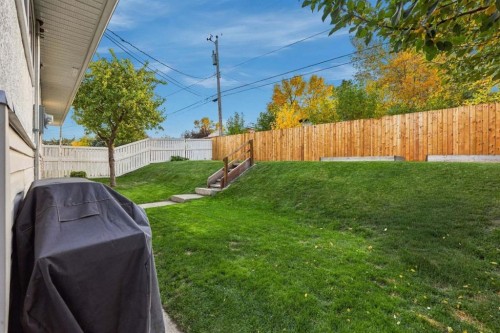 6031 Thornbank Drive Nw, Calgary, AB 