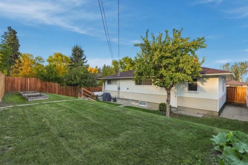 6031 Thornbank Drive Nw, Calgary, AB 