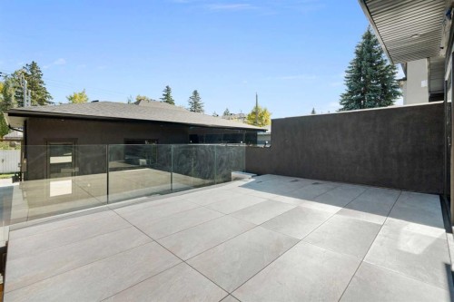 3322 42 Street Sw, Calgary, AB 