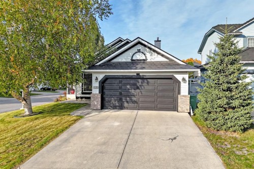 28 Douglasview Rise Se, Calgary, AB 
