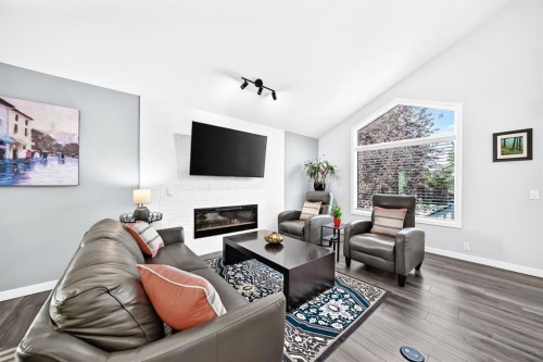 28 Douglasview Rise Se, Calgary, AB 