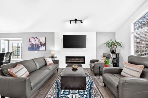 28 Douglasview Rise Se, Calgary, AB 