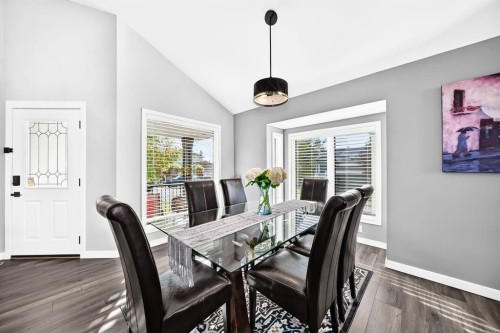 28 Douglasview Rise Se, Calgary, AB 