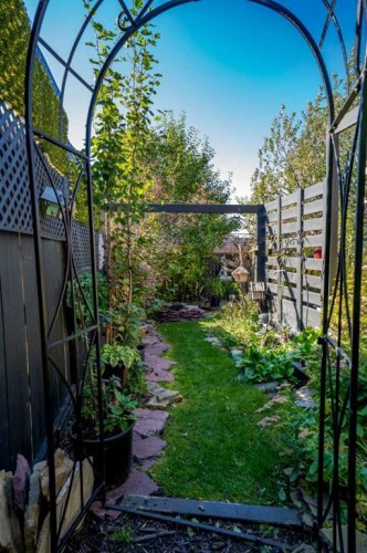 460 Sunset Link, Crossfield, AB 