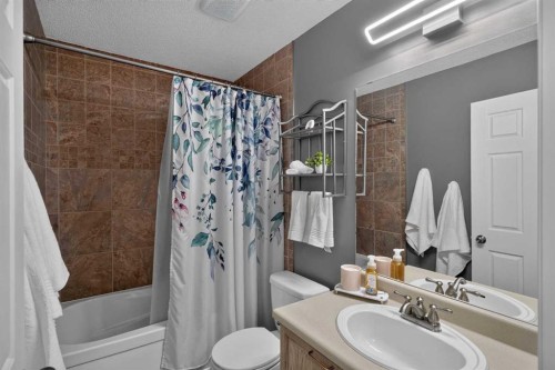 34 Mt Aberdeen Link Se, Calgary, AB 