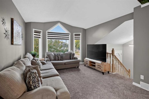 34 Mt Aberdeen Link Se, Calgary, AB 