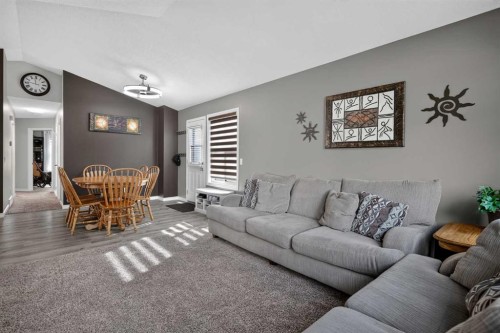 34 Mt Aberdeen Link Se, Calgary, AB 