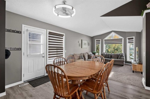34 Mt Aberdeen Link Se, Calgary, AB 