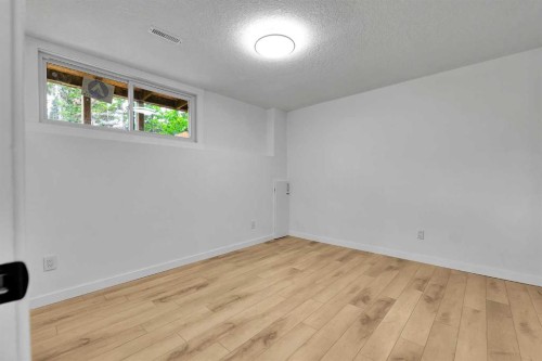 3820 14 Avenue Se, Calgary, AB 