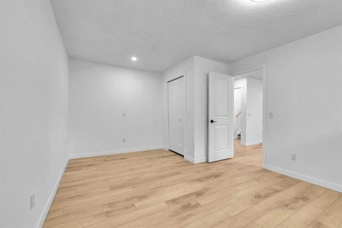 3820 14 Avenue Se, Calgary, AB 