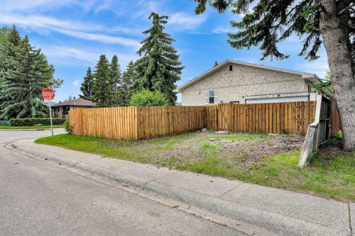 3820 14 Avenue Se, Calgary, AB 