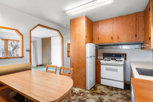 332 Third Street West, Cochrane, AB 