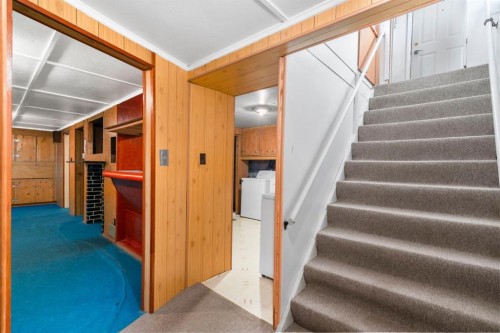 332 Third Street West, Cochrane, AB 