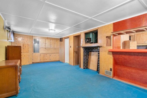 332 Third Street West, Cochrane, AB 