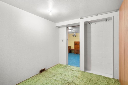 332 Third Street West, Cochrane, AB 