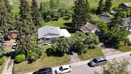 332 Third Street West, Cochrane, AB 