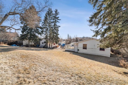 332 Third Street West, Cochrane, AB 
