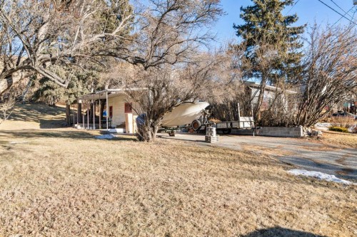328 Third Street West, Cochrane, AB 