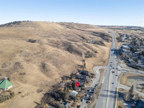 328 Third Street West, Cochrane, AB 