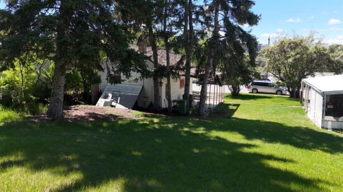 328 Third Street West, Cochrane, AB 