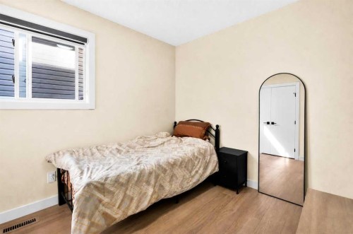 8079 Laguna Way Ne, Calgary, AB 