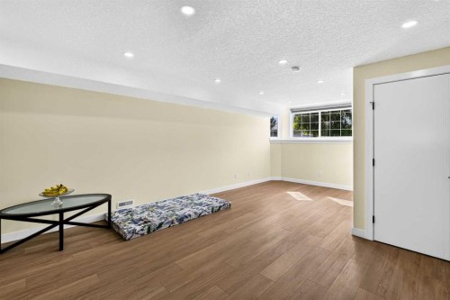 8079 Laguna Way Ne, Calgary, AB 