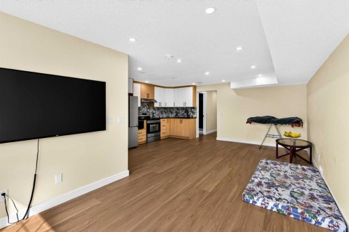 8079 Laguna Way Ne, Calgary, AB 