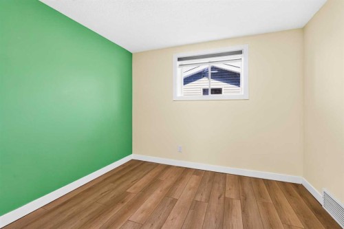 8079 Laguna Way Ne, Calgary, AB 