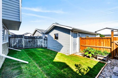 8079 Laguna Way Ne, Calgary, AB 