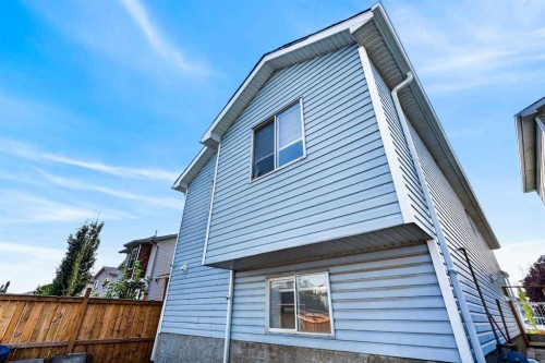 8079 Laguna Way Ne, Calgary, AB 
