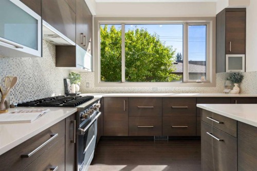 720 33A Street Nw, Calgary, AB 