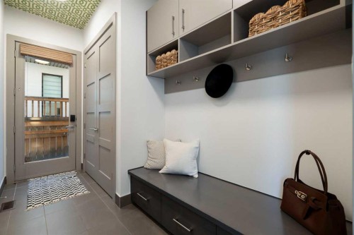 720 33A Street Nw, Calgary, AB 