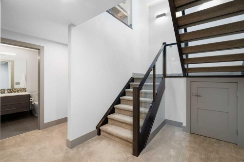 720 33A Street Nw, Calgary, AB 